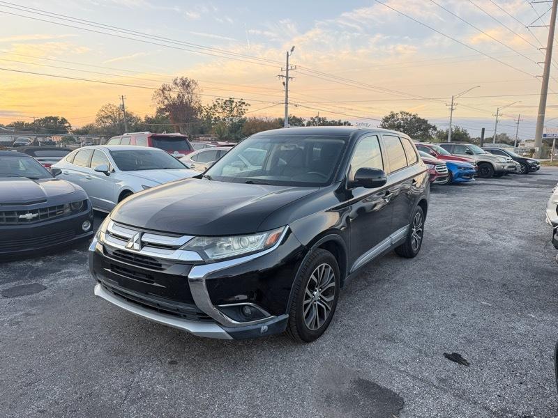 2016 Mitsubishi Outlander SE