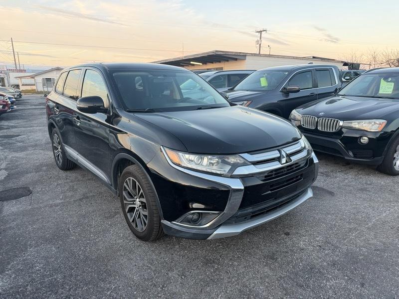 Mitsubishi Outlander SE 2WD 2016