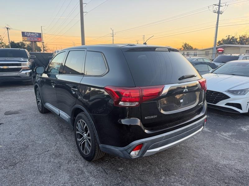 Mitsubishi Outlander SE 2WD 2016