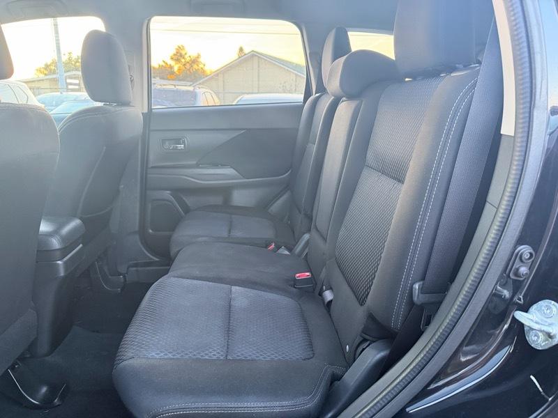 Mitsubishi Outlander SE 2WD 2016