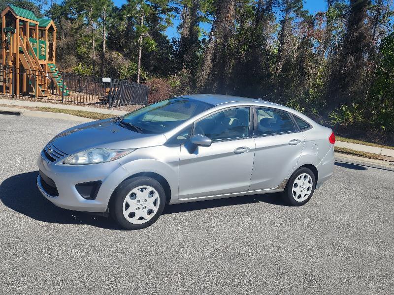 Ford Fiesta S Sedan 2011