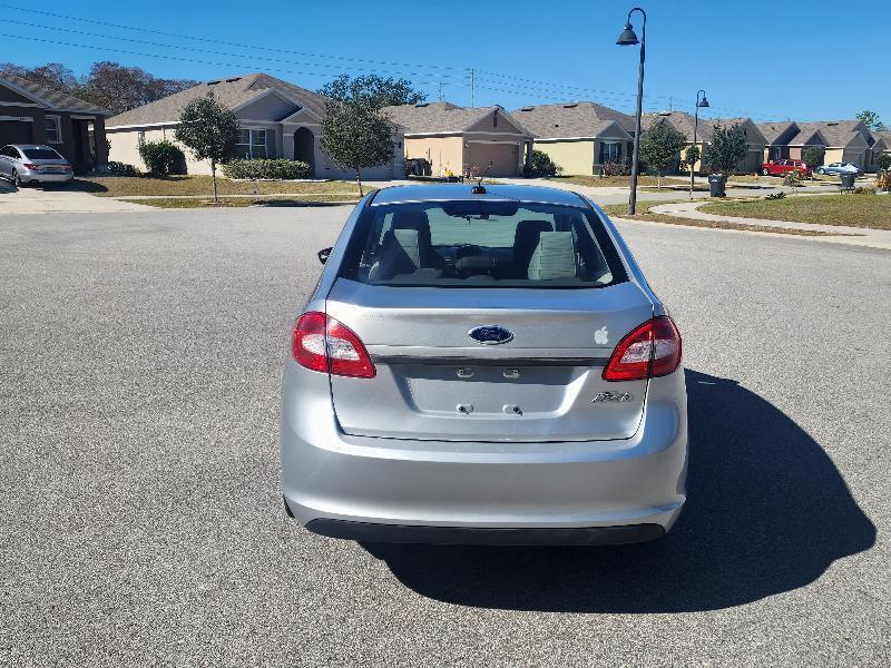 Ford Fiesta S Sedan 2011