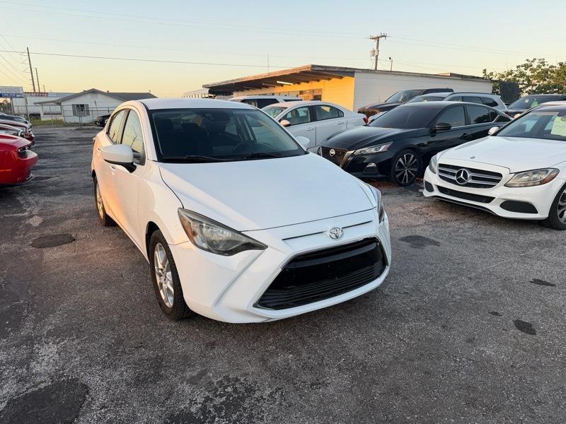 Toyota Yaris iA 6A 2017