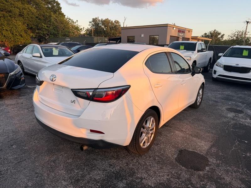 Toyota Yaris iA 6A 2017