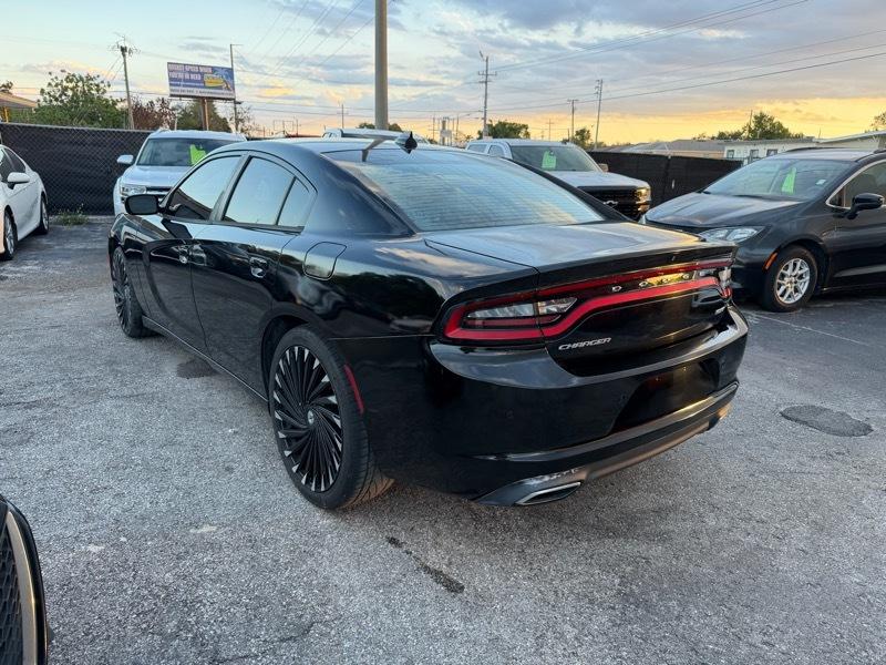 Dodge Charger SXT Plus 2018