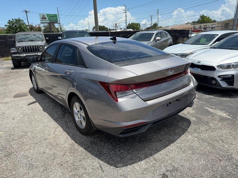 Hyundai Elantra SE 2022