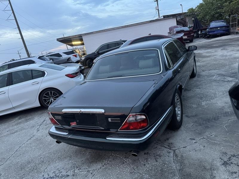 Jaguar XJ Sedan Vanden Plas 1999