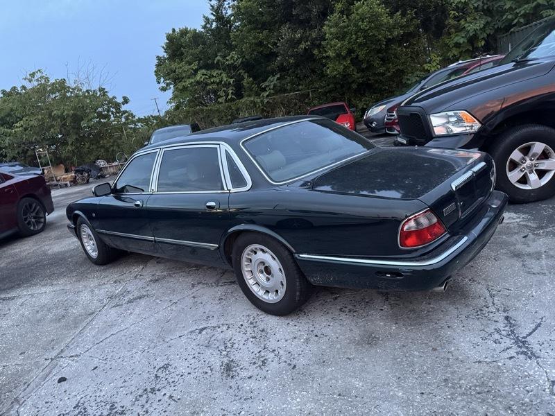 Jaguar XJ Sedan Vanden Plas 1999