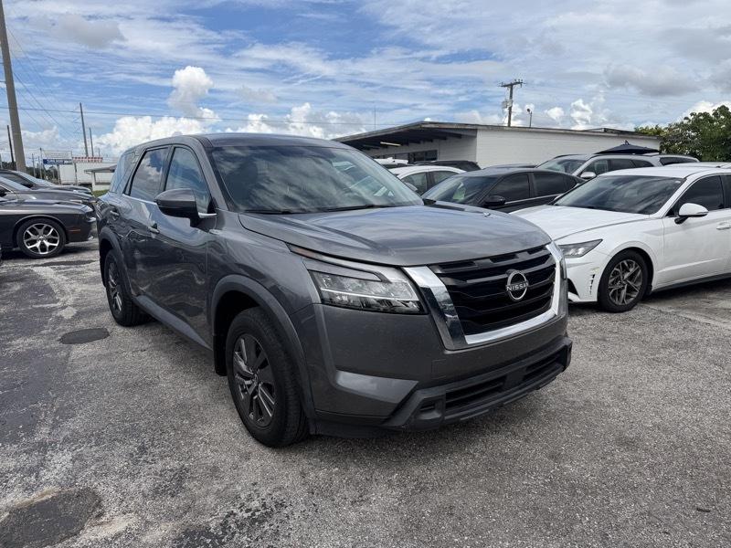 Nissan Pathfinder S 2022