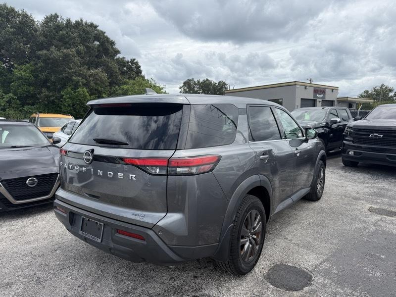 Nissan Pathfinder S 2022