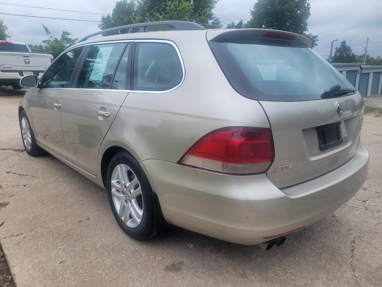 Volkswagen Jetta SportWagen TDI 2013