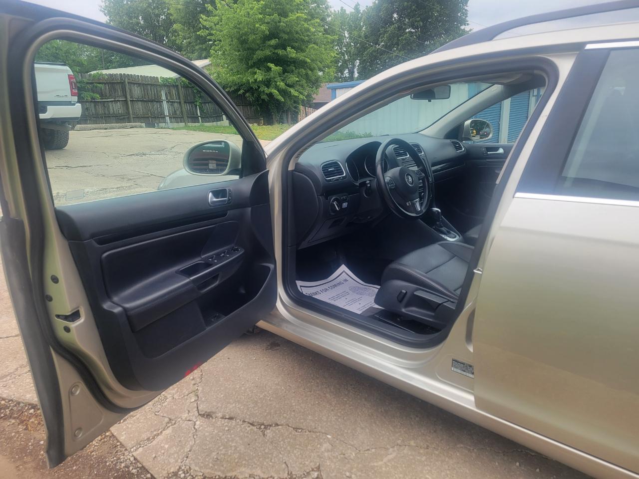 Volkswagen Jetta SportWagen TDI 2013