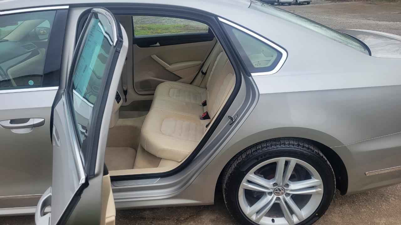 Volkswagen Passat SEL 2014