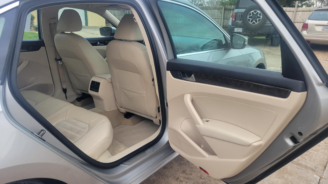 Volkswagen Passat SEL 2014
