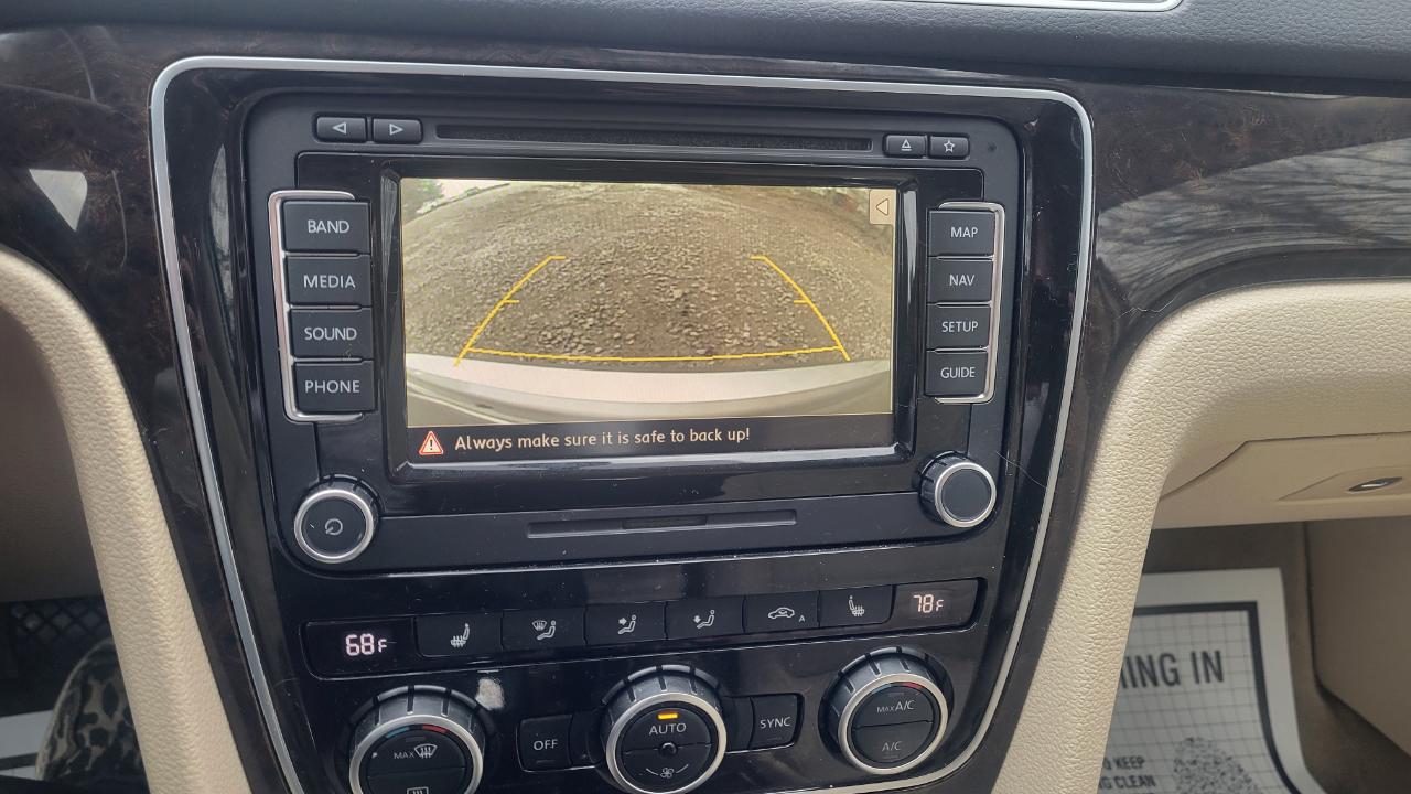 Volkswagen Passat SEL 2014