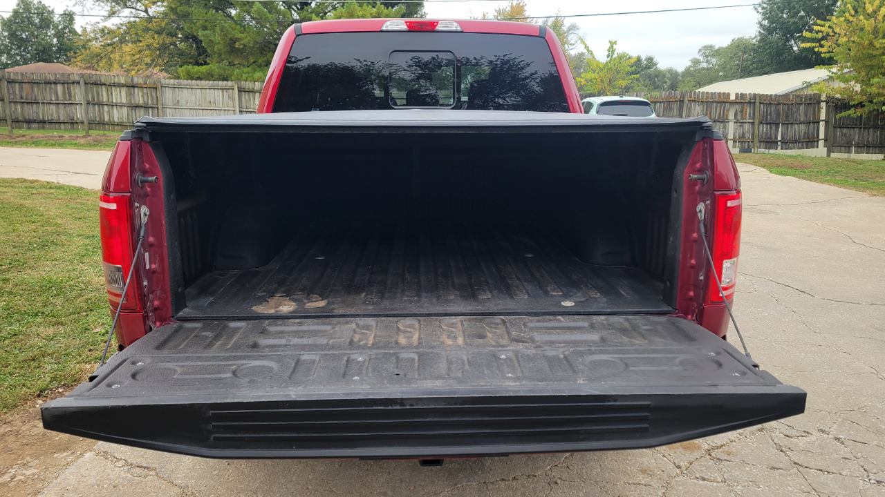 Ford F-150 SuperCrew Crew Cab 139" XLT 4WD 2017 Ford F-150 SuperCrew Crew Cab 139" XLT 4WD 2017