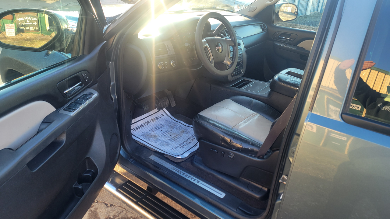 GMC Sierra 1500 4WD Crew Cab 147" SLT 2011