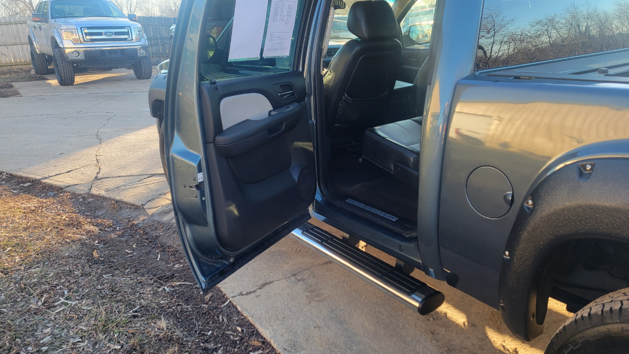 GMC Sierra 1500 4WD Crew Cab 147" SLT 2011