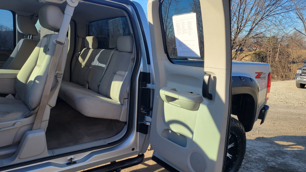 GMC Sierra 1500 4WD Ext Cab 143.5" SLE 2013