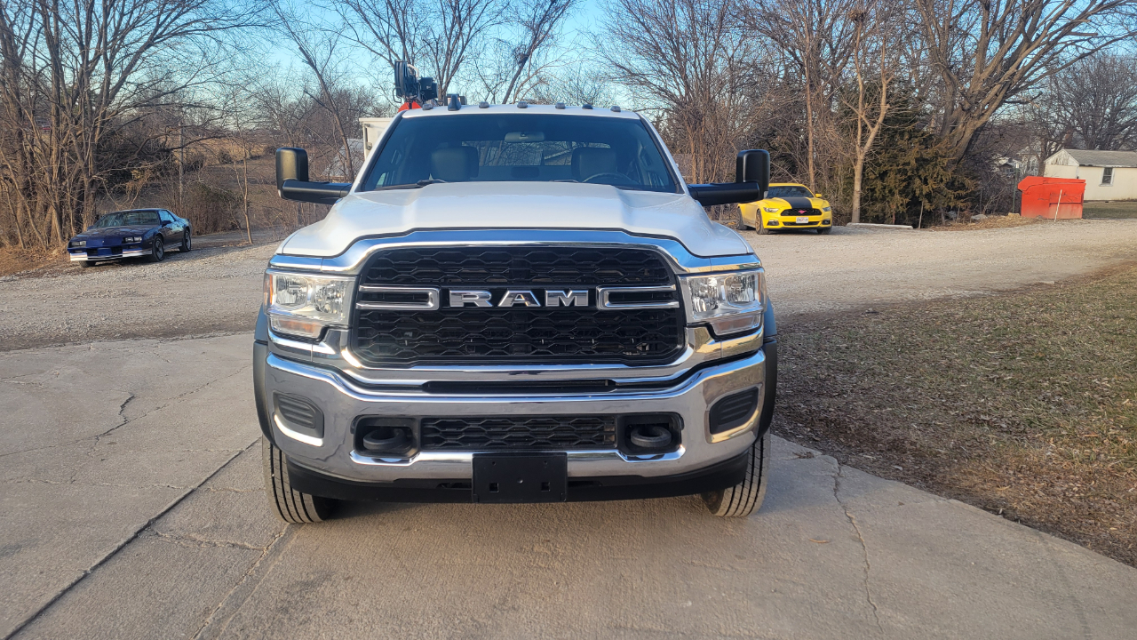 RAM 5500 Chassis Cab Tradesman 4x4 Crew Cab 84" CA 197.4" WB 2022