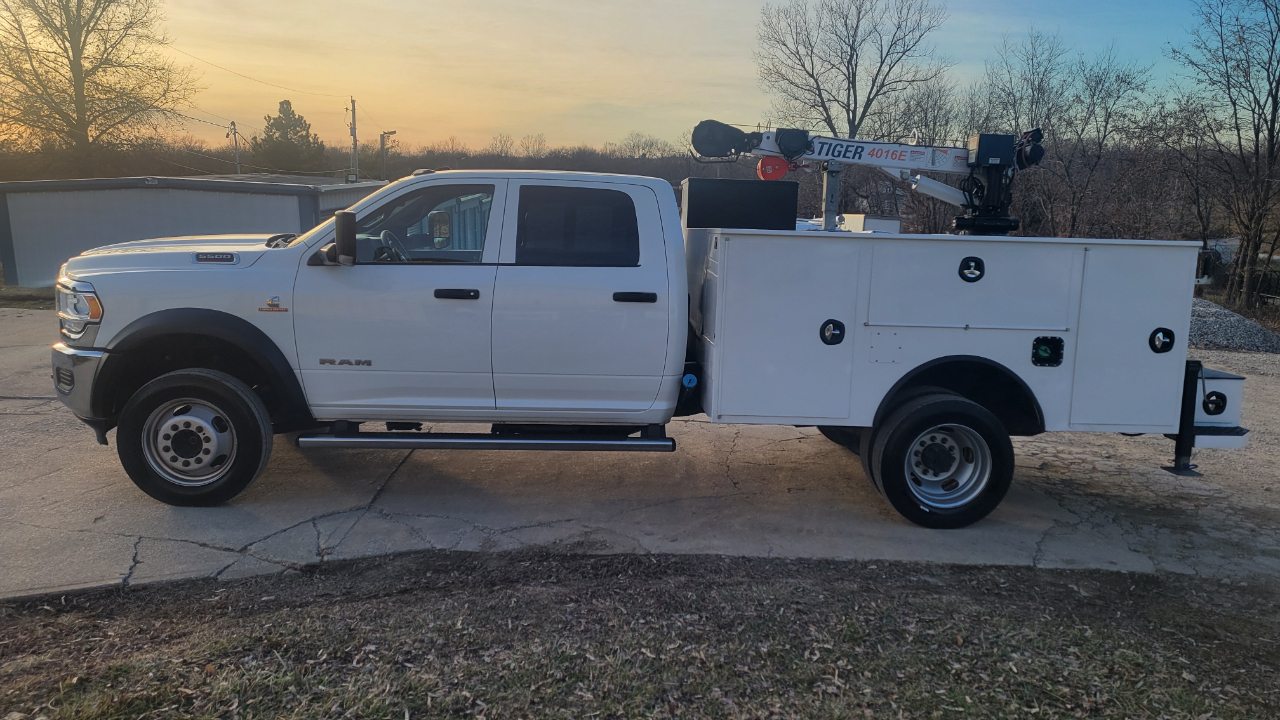 RAM 5500 Chassis Cab Tradesman 4x4 Crew Cab 84" CA 197.4" WB 2022
