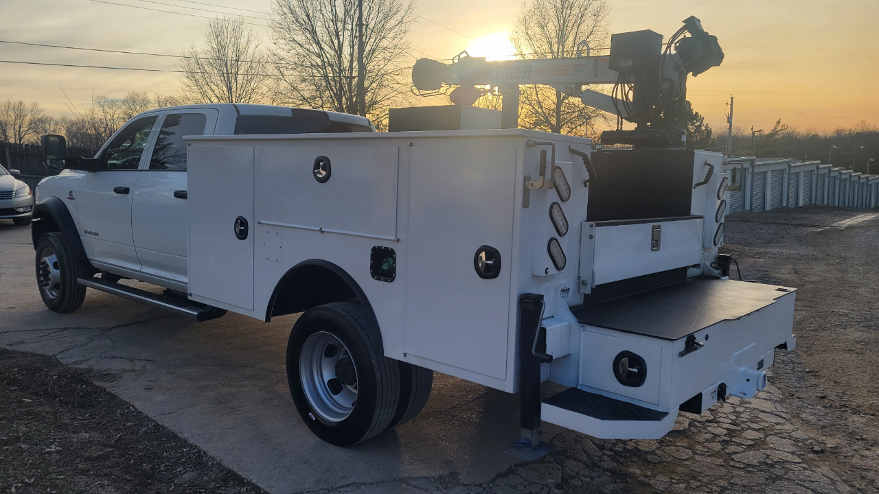 RAM 5500 Chassis Cab Tradesman 4x4 Crew Cab 84" CA 197.4" WB 2022