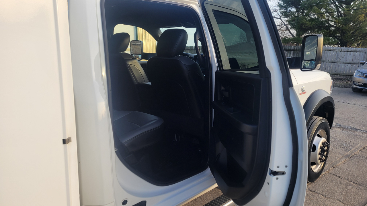 RAM 5500 Chassis Cab Tradesman 4x4 Crew Cab 84" CA 197.4" WB 2022