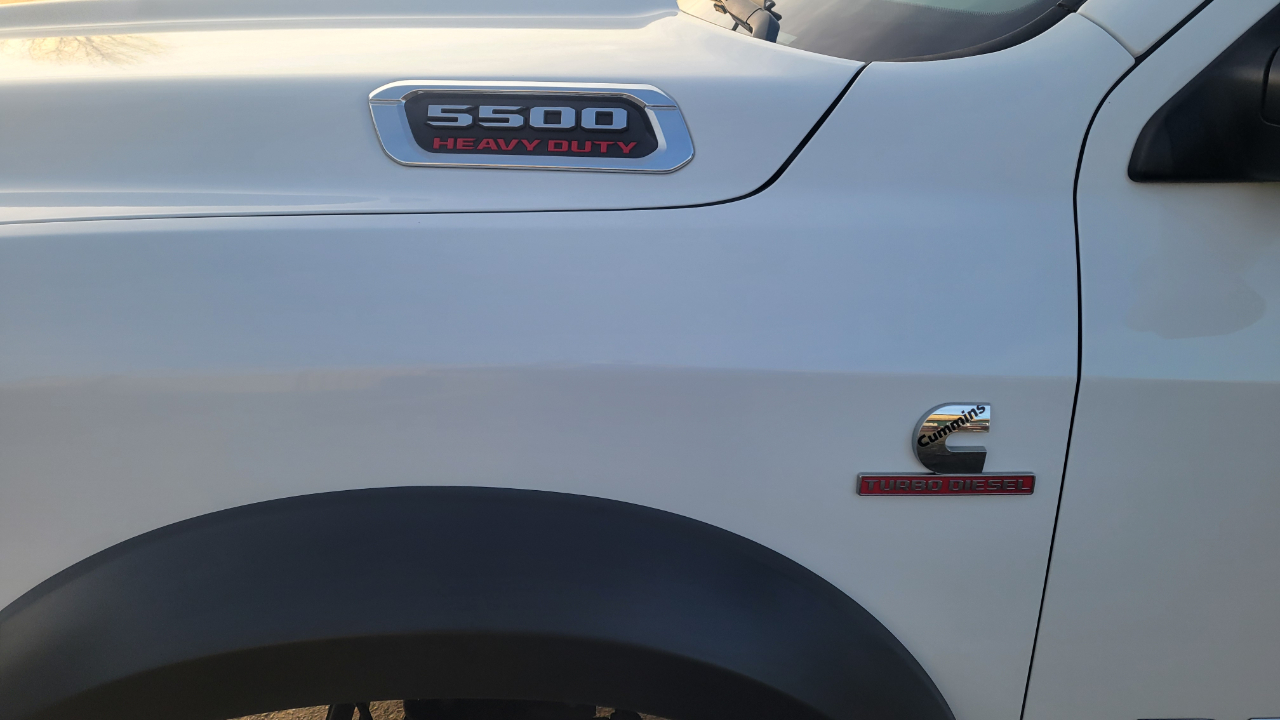 RAM 5500 Chassis Cab Tradesman 4x4 Crew Cab 84" CA 197.4" WB 2022