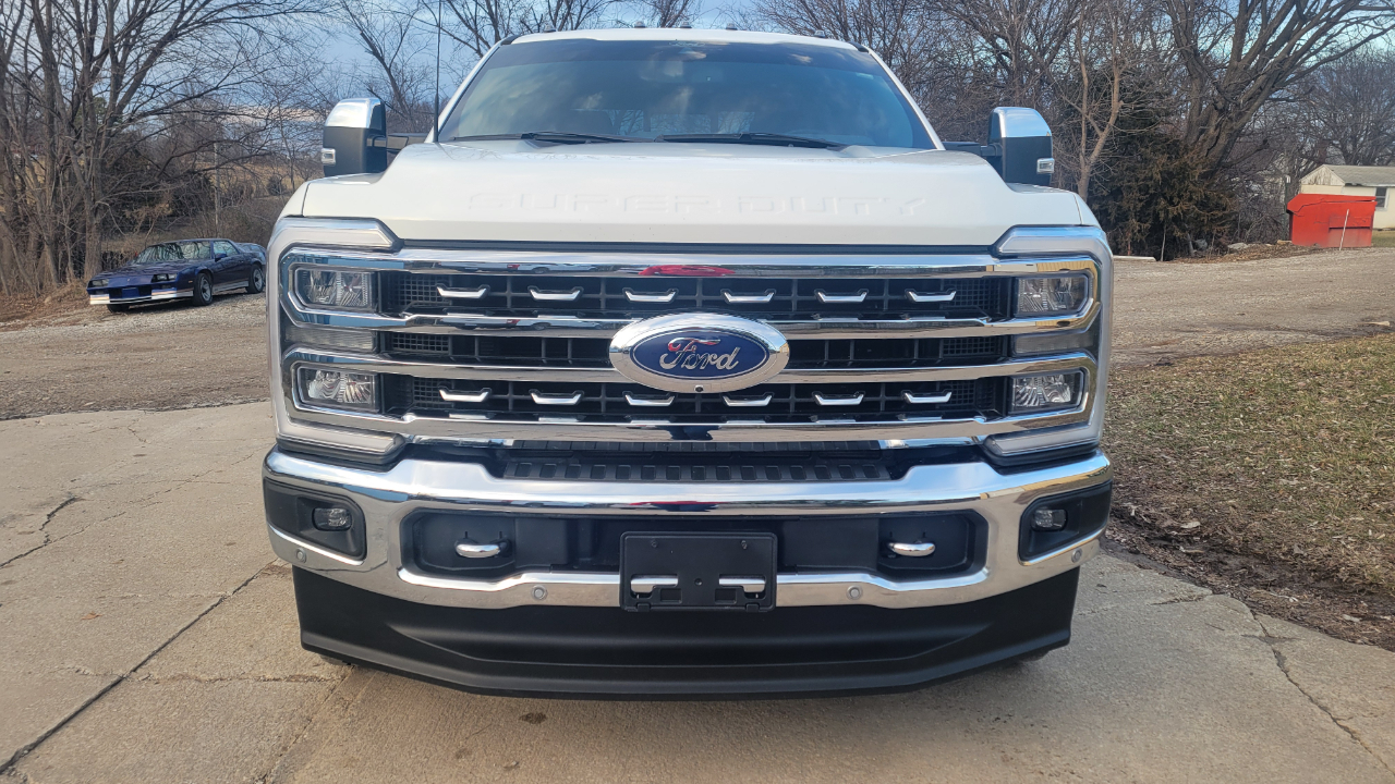 Ford F-250 SD Lariat SuperCab Long Bed 4WD 2024