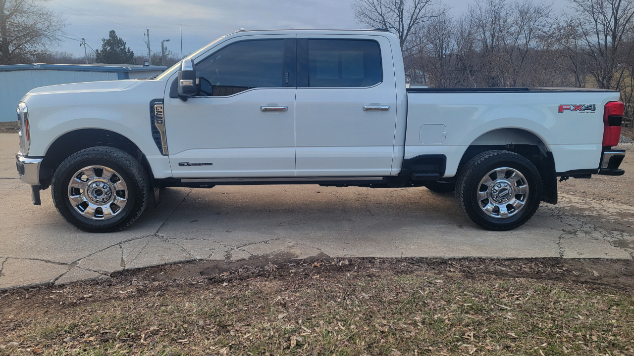 Ford F-250 SD Lariat SuperCab Long Bed 4WD 2024