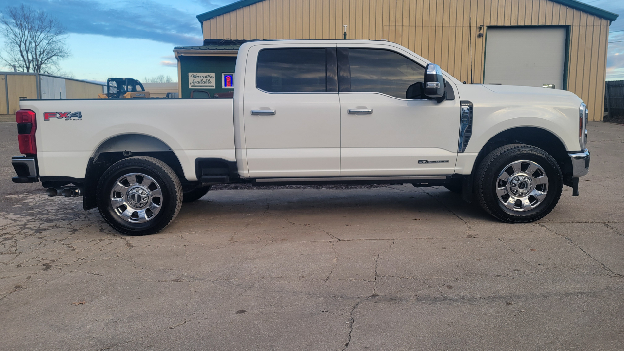 Ford F-250 SD Lariat SuperCab Long Bed 4WD 2024