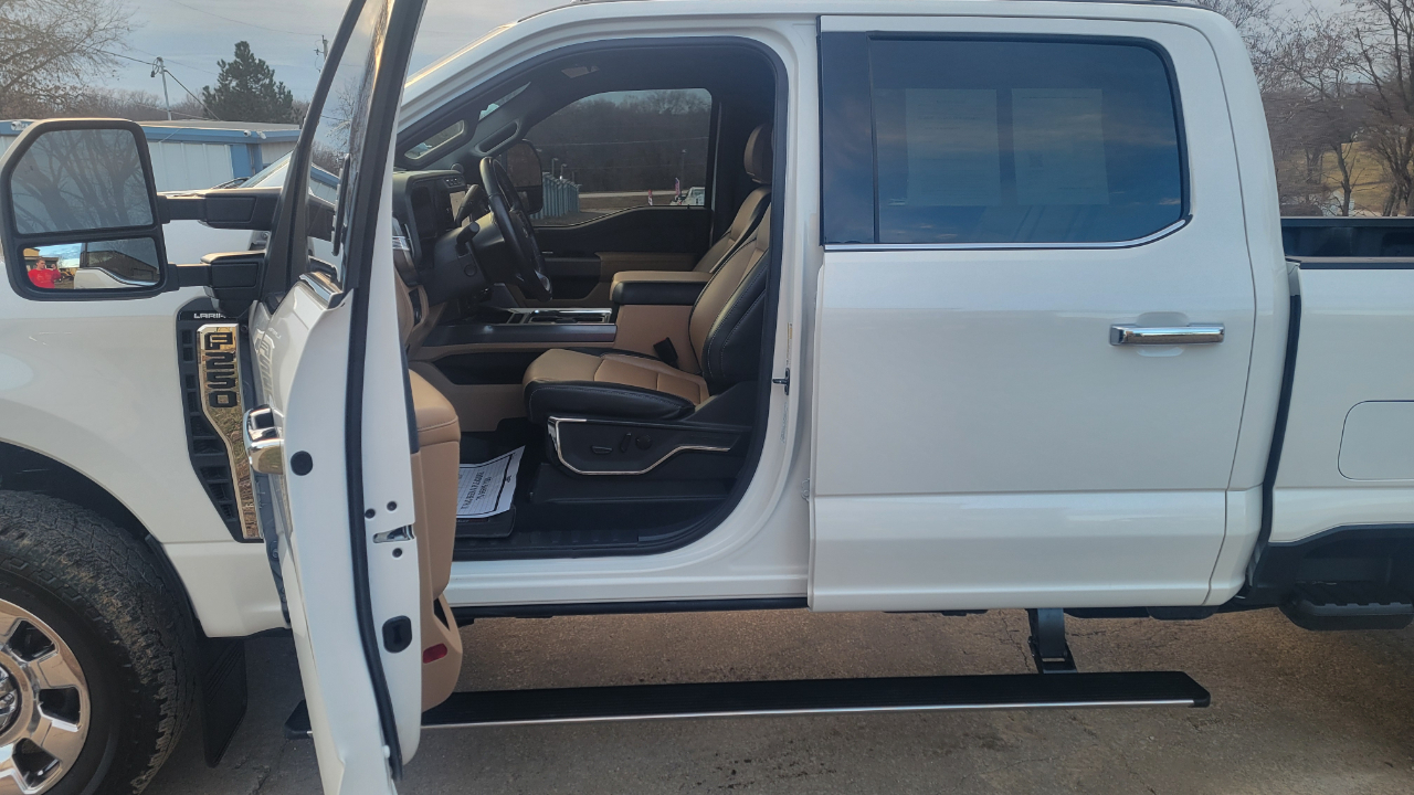 Ford F-250 SD Lariat SuperCab Long Bed 4WD 2024