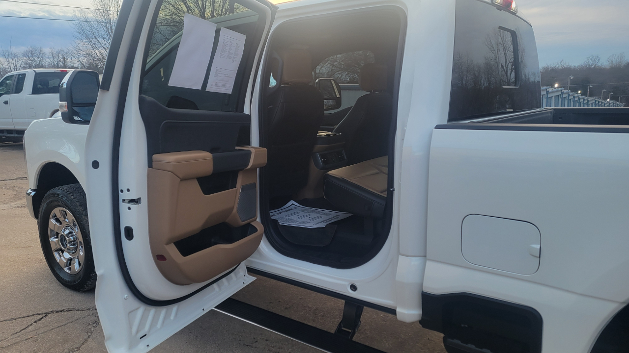 Ford F-250 SD Lariat SuperCab Long Bed 4WD 2024