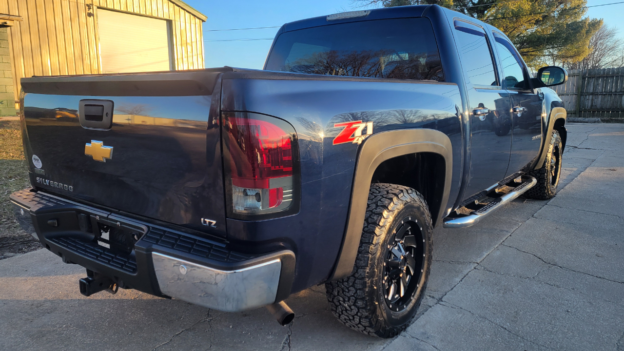 Chevrolet Silverado 1500 LTZ Crew Cab 4WD 2012
