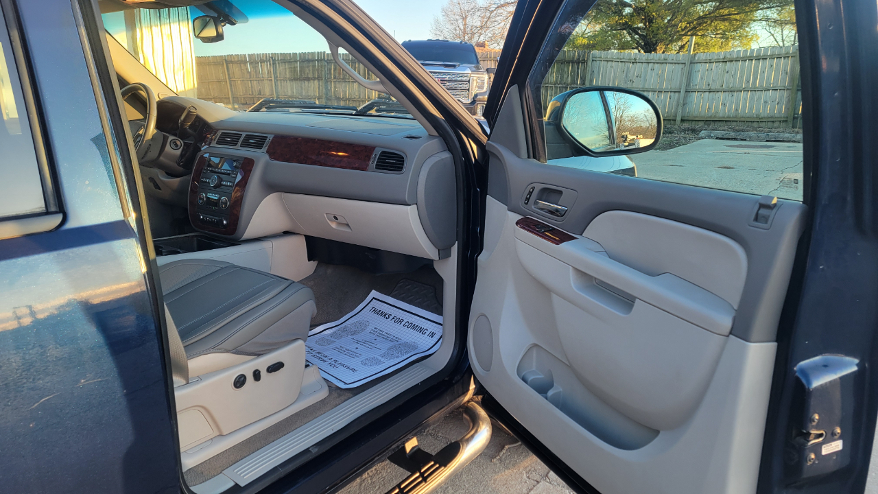 Chevrolet Silverado 1500 LTZ Crew Cab 4WD 2012