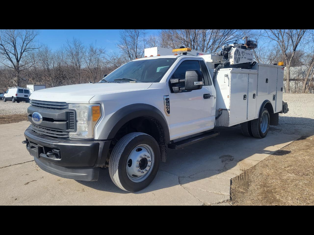 2017 Ford F-550 Super Duty Chassis 