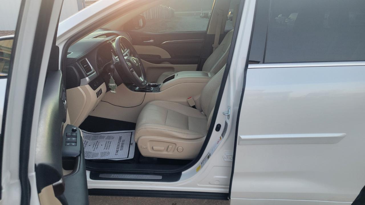 Toyota Highlander Limited AWD 2016