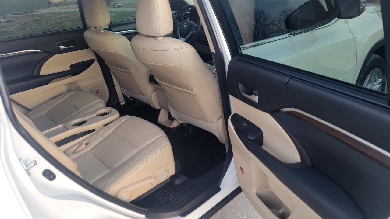 Toyota Highlander Limited AWD 2016