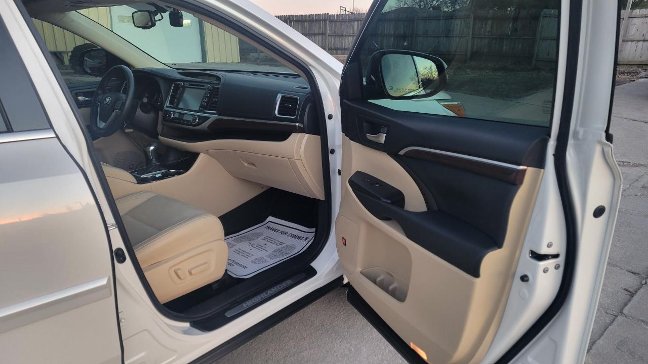 Toyota Highlander Limited AWD 2016