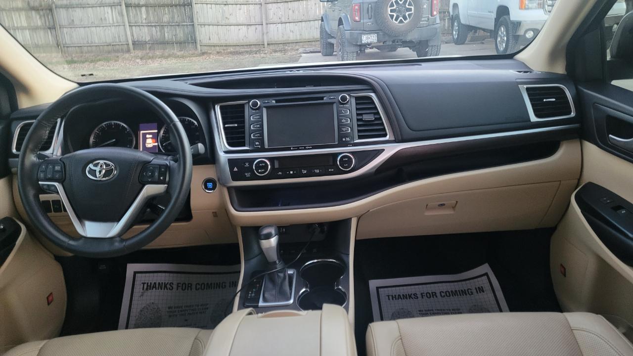 Toyota Highlander Limited AWD 2016