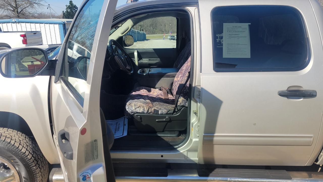 Chevrolet Silverado 3500HD LT Crew Cab 4WD 2009