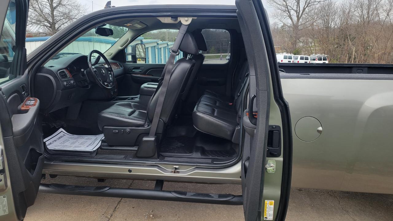 Chevrolet Silverado 2500HD LTZ Crew Cab 4WD 2007