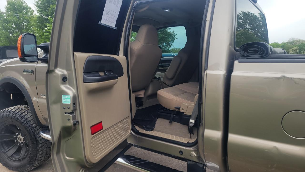Ford F-250 SD XLT Crew Cab 4WD 2005