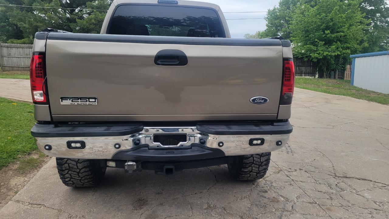 Ford F-250 SD XLT Crew Cab 4WD 2005