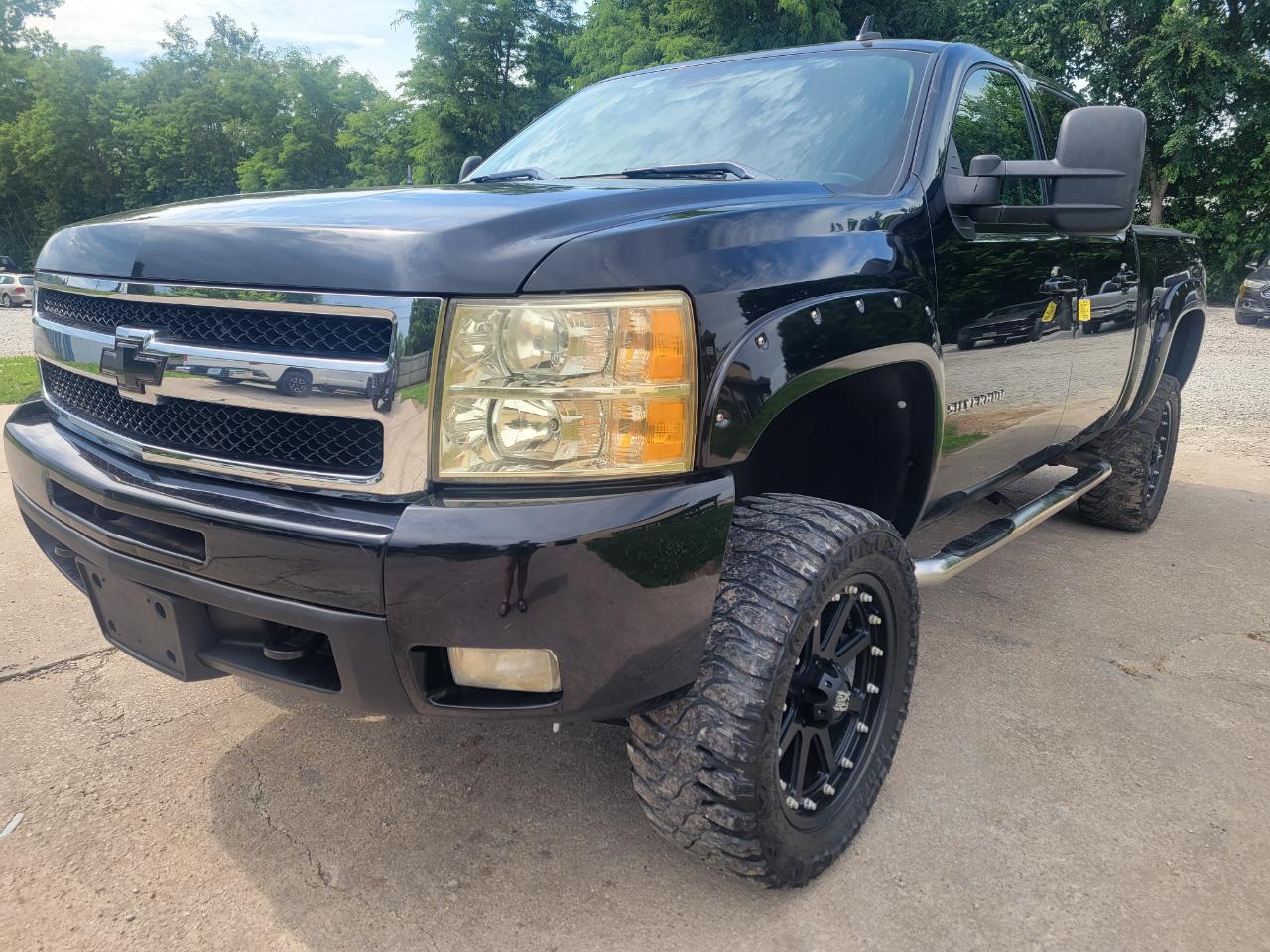 Chevrolet Silverado 1500 LTZ Z71 Crew Cab 4WD 2011