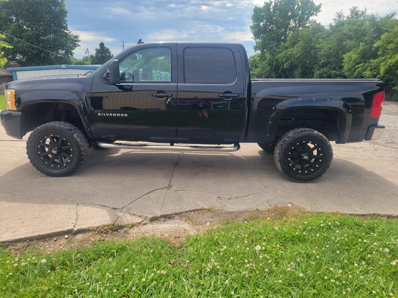 Chevrolet Silverado 1500 LTZ Z71 Crew Cab 4WD 2011