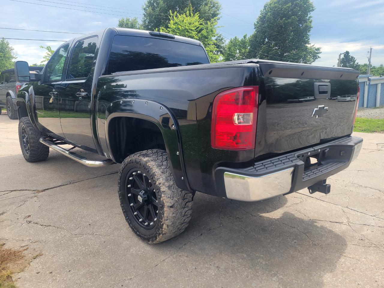 Chevrolet Silverado 1500 LTZ Z71 Crew Cab 4WD 2011