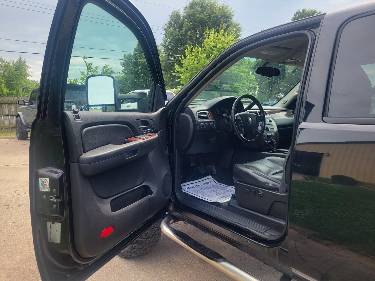 Chevrolet Silverado 1500 LTZ Z71 Crew Cab 4WD 2011