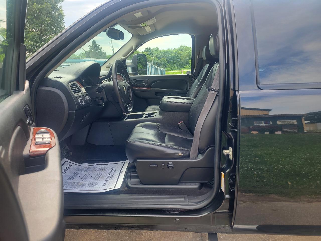 Chevrolet Silverado 1500 LTZ Z71 Crew Cab 4WD 2011