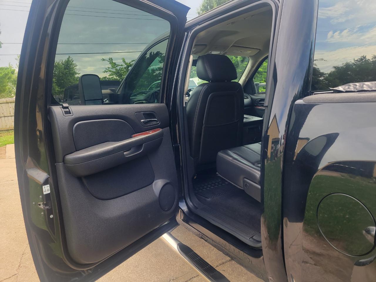 Chevrolet Silverado 1500 LTZ Z71 Crew Cab 4WD 2011